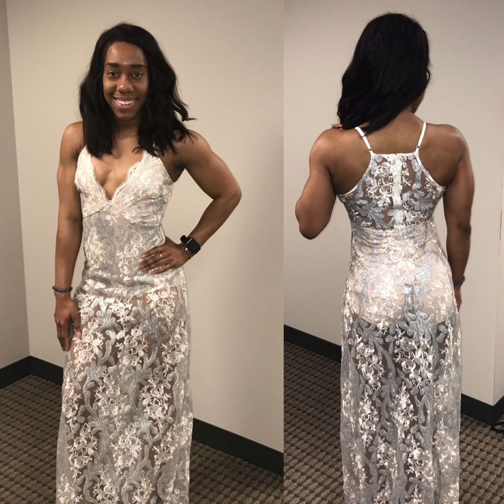 Super pretty lace tobi white dress!